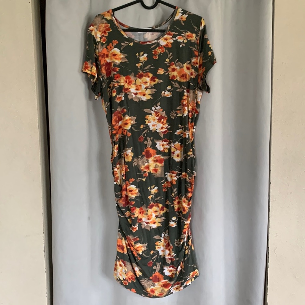 Floral maternity body contouring dress